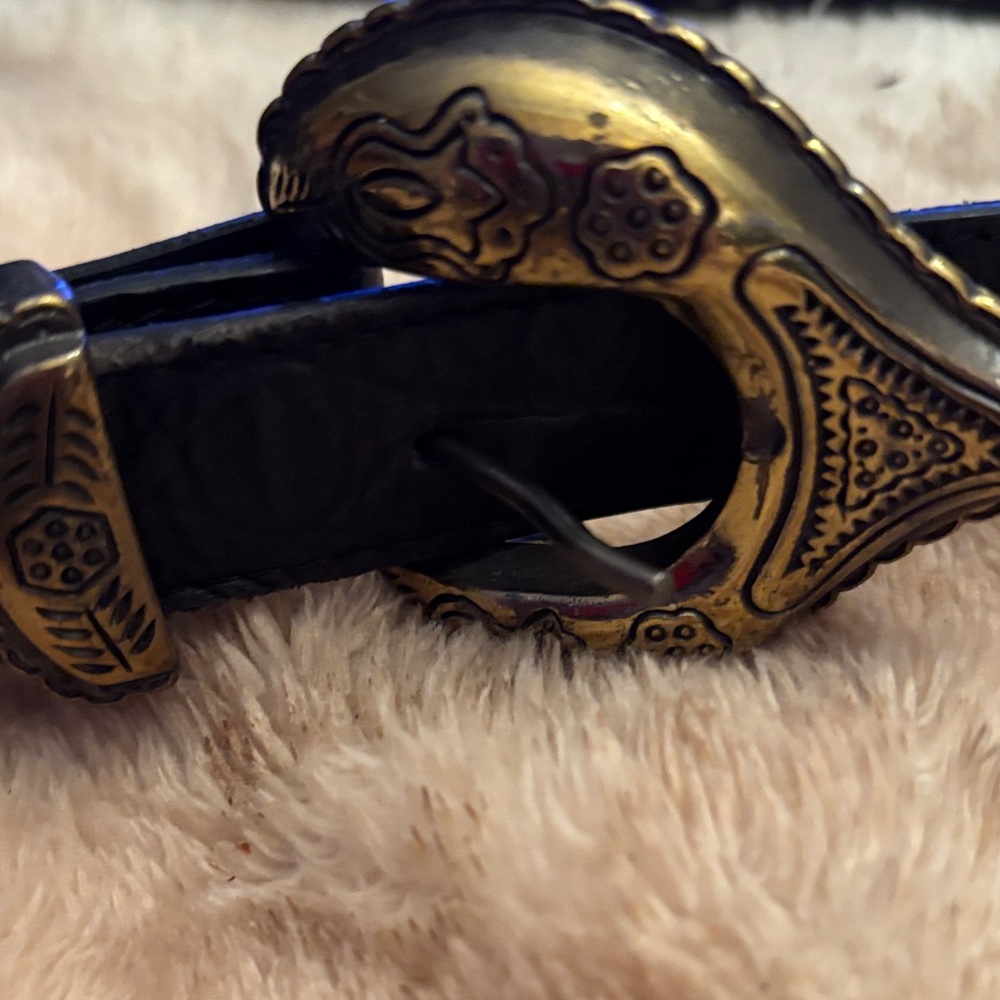 Gold and Black Decorative Belt med